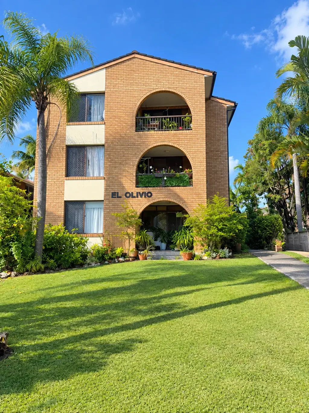 Coastal Living in the Heart of Surfers Paradise
