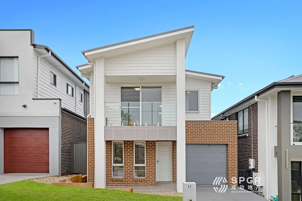 Rouse Hill 5Phòng ngủ Near-New Family Home With Stylish Living