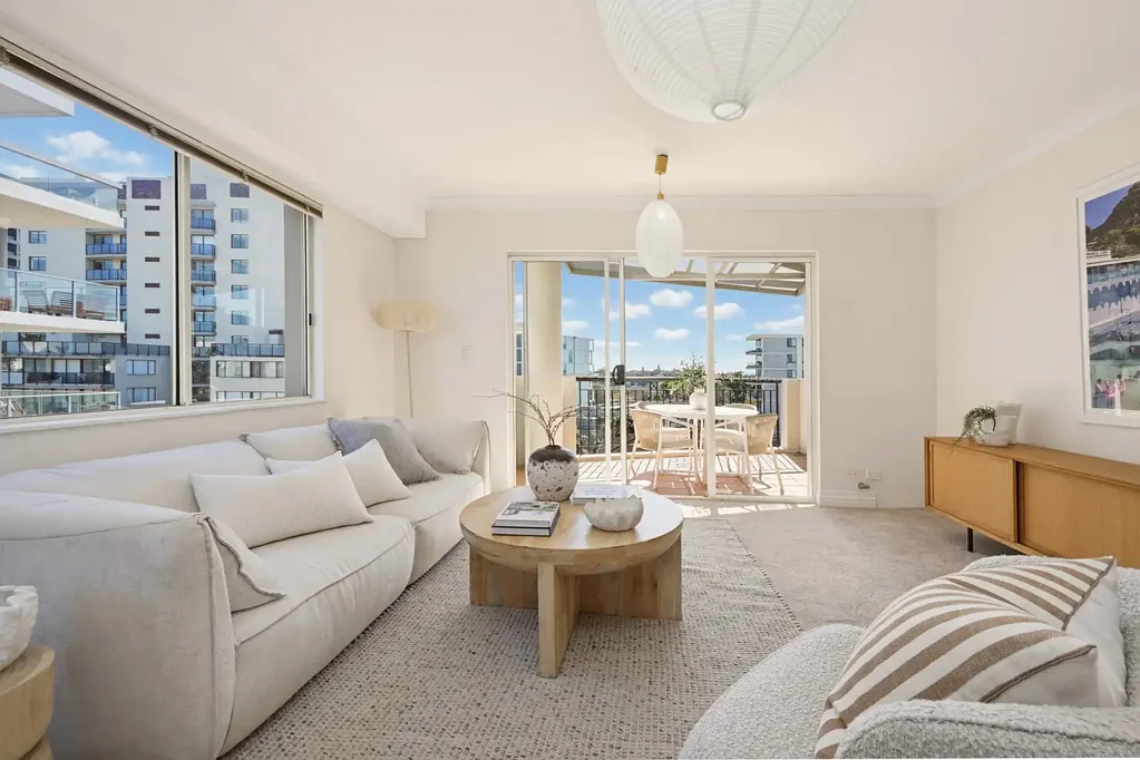 Bondi Junction 2कमरा Generous 131sqm on Title with Two Balconies and Double Parking