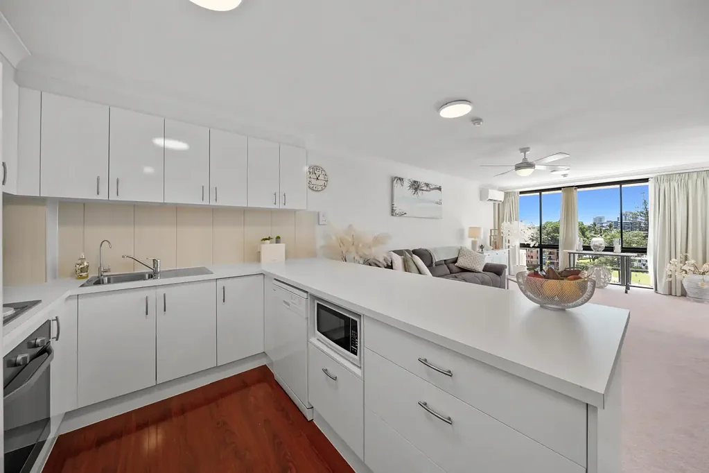 605/70 Remembrance Drive, Surfers Paradise, QLD 4217