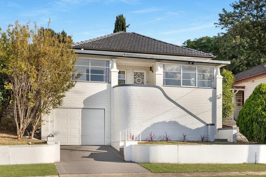 Wollongong 4 Slaapkamer Charming period home with panoramic northern views and exciting future scope