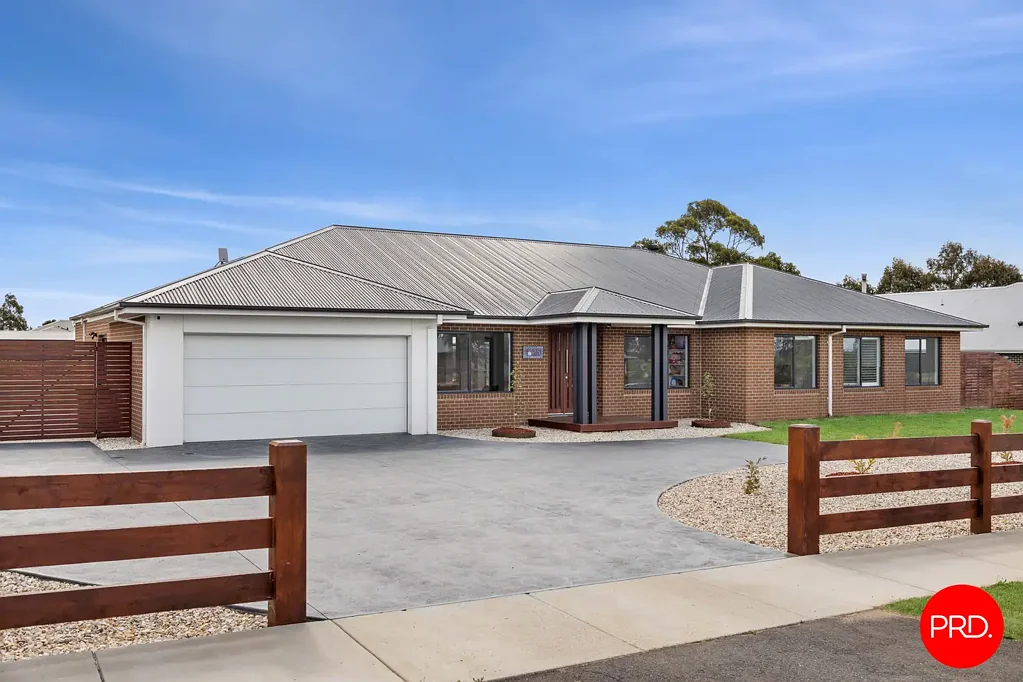 Kyneton 4 Bedroom Stylish Family Home on Expansive Kyneton Allotment