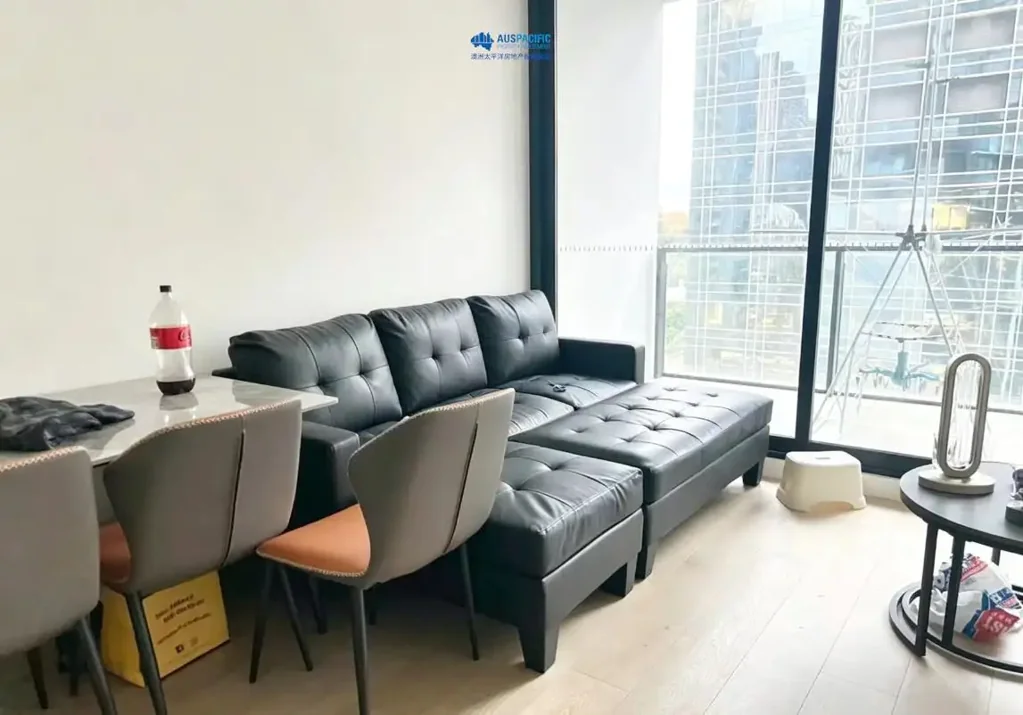 Sun-Drenched 2B1B in the Heart of Melbourne CBD – Fully Furnished & Ready to Move In!