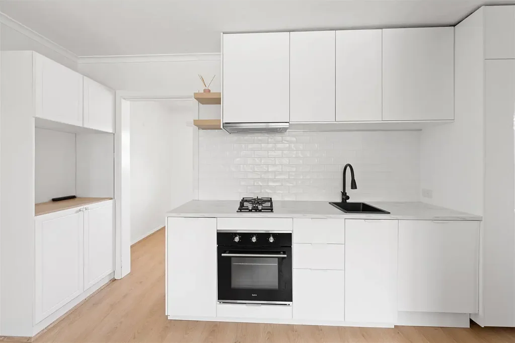 Carnegie 2Zimmer Quiet, Light-Filled & Superbly Located in Carnegie - Top Floor 2 Bedroom Hideaway