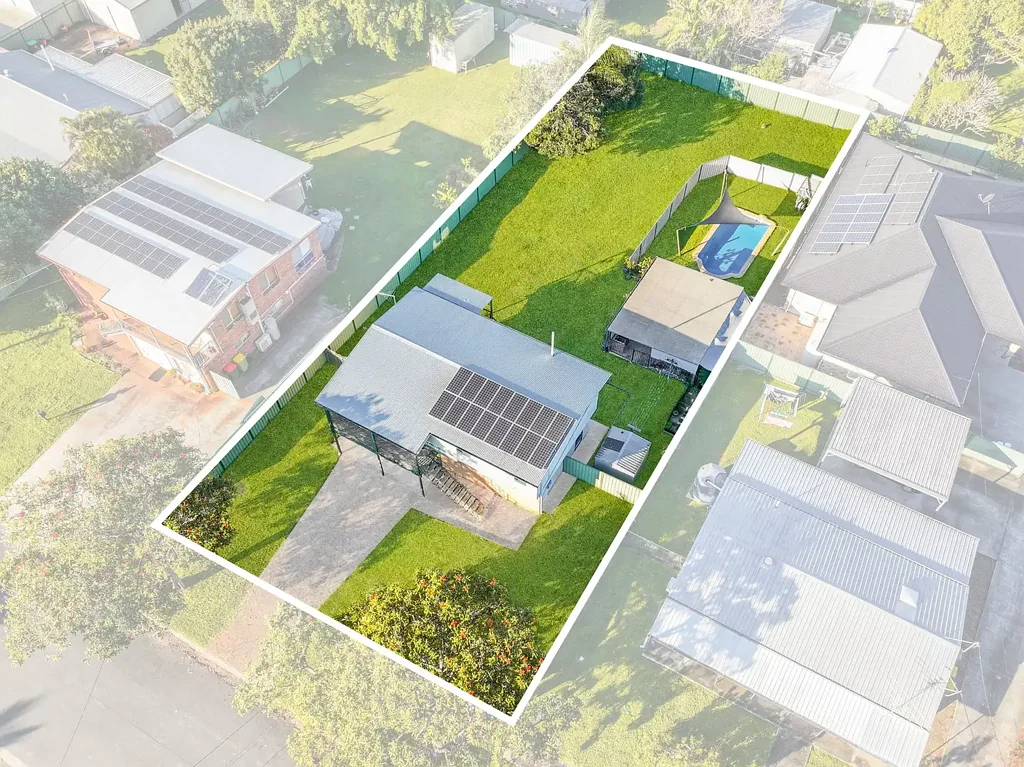 Marsden 3 Slaapkamer Spacious Family Home on a Huge Block with Pool, Side Access & Subdivision Potential (STCA)