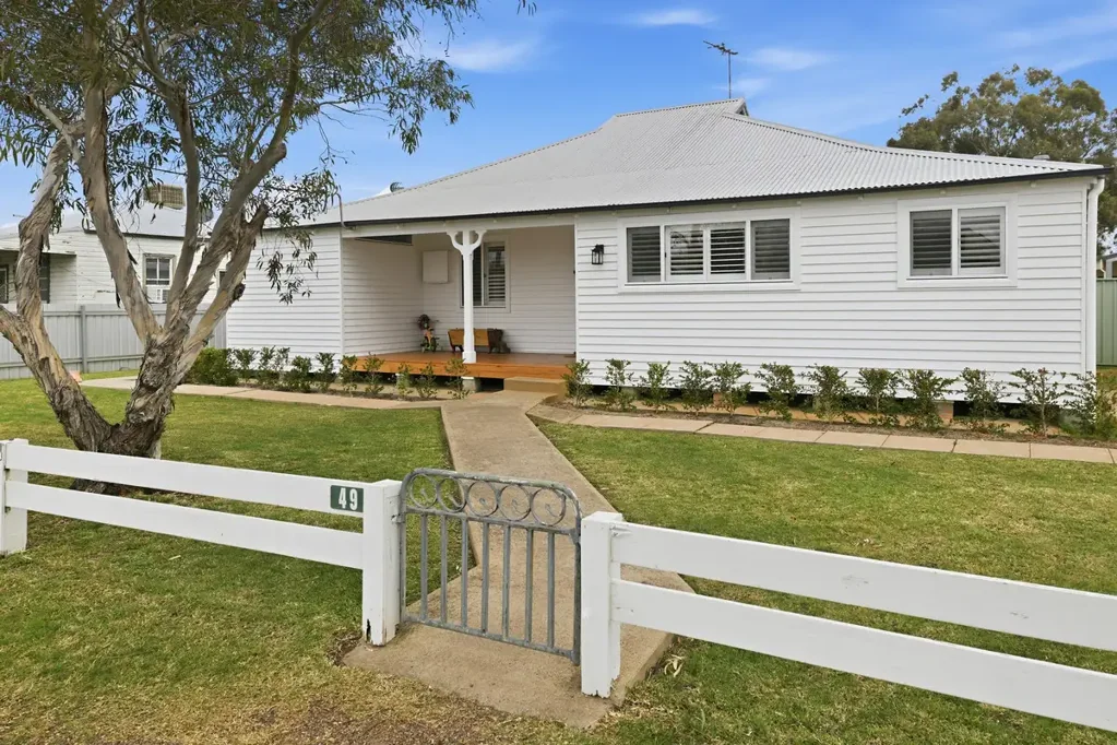 Narrabri 3房  A Classic Home with a Stunning New Chapter