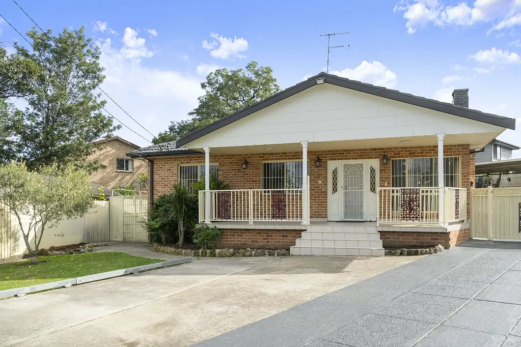 Comfortable & Convenient Bedroom Home