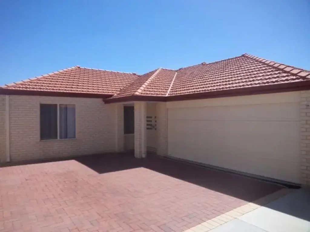 Comfort and Convenience in a Spacious 4-Bedroom Family Home