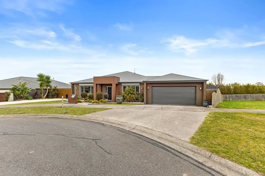 Traralgon 4침실 Impressive Family Living in Prime Location