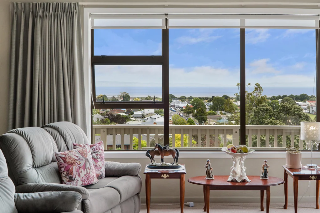 Thames 4房  Top-level Sea Views, Lower-Level Income.