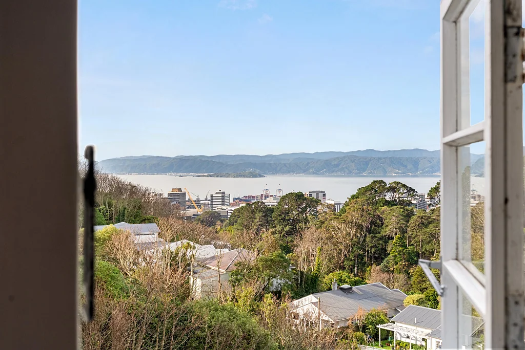 Northland 2غرفة نوم Character, Views & City-Fringe Convenience