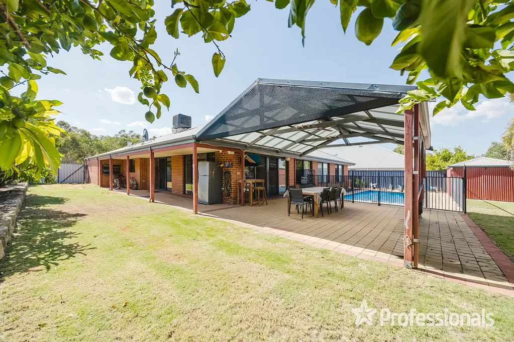 24 Roxburghe Drive, The Vines, WA 6069