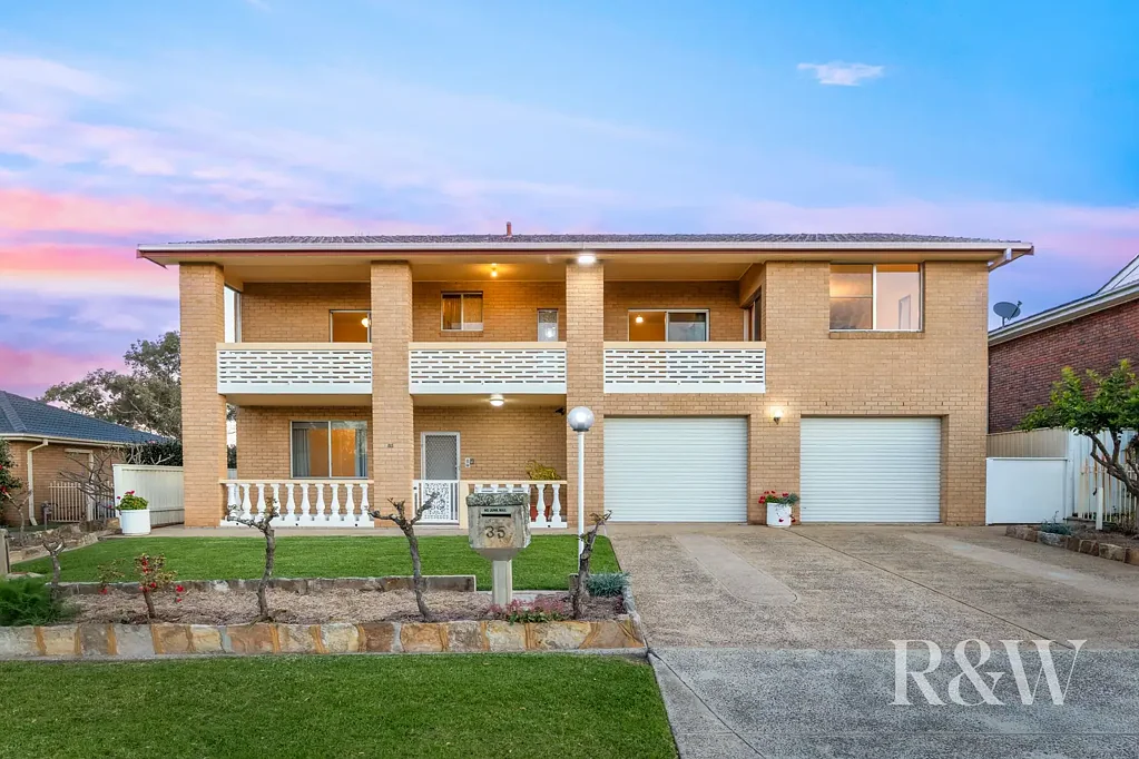 Bradbury 5Kwarto One-of-a-Kind Huge Masterbuilt Family Home!