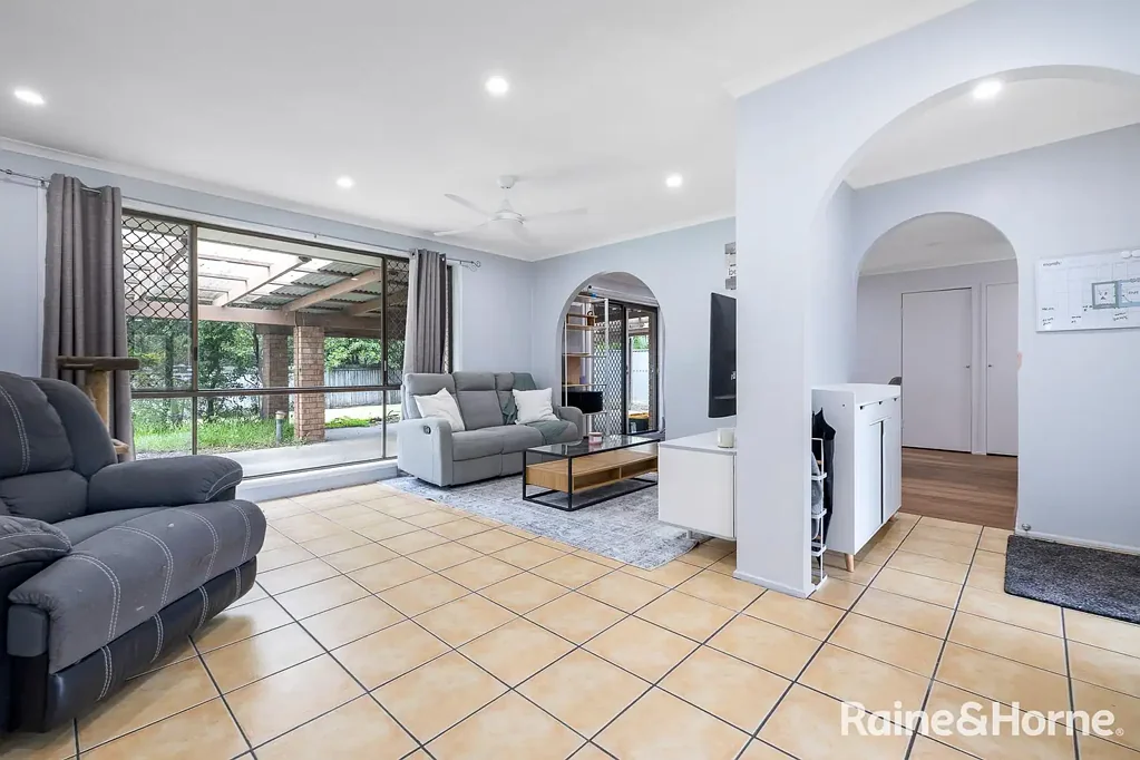 Loganholme 3 Bedroom Affordable Family Home or a Handsome Investment with Cabin on-site