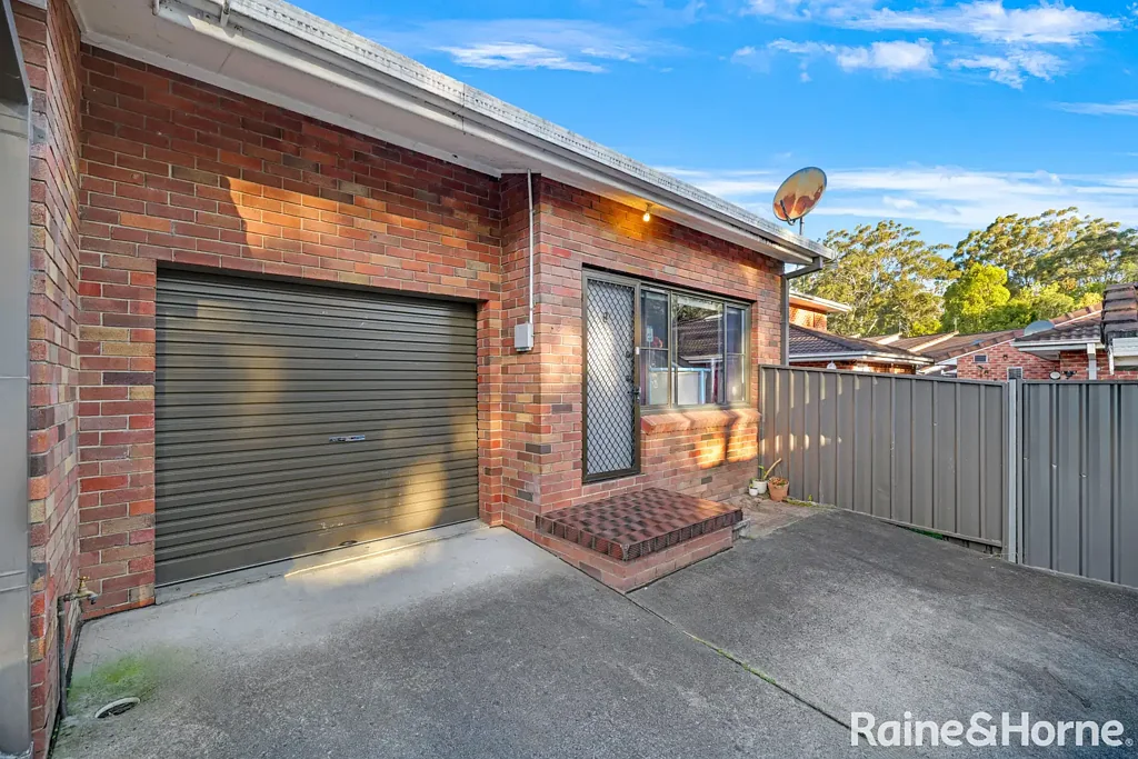 Nowra 2 Bedroom Exceptional Unit in Prime Nowra Position