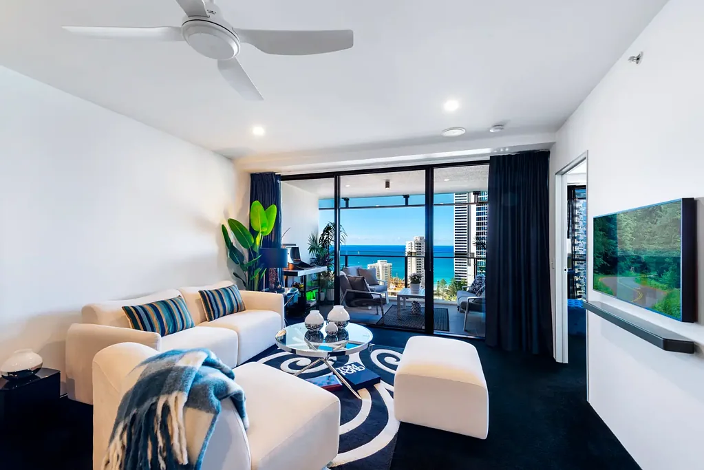 Surfers Paradise 1 Bedroom Luxury Meets Lifestyle - Oceanfront Elegance in the Heart of Surfers Paradise