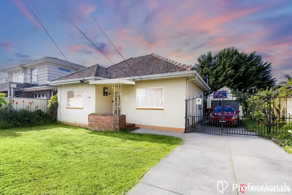 ON HOLD FOR RENOVATION -Prime Golden Mile Location - Renovated Comfort in the Heart of St Albans