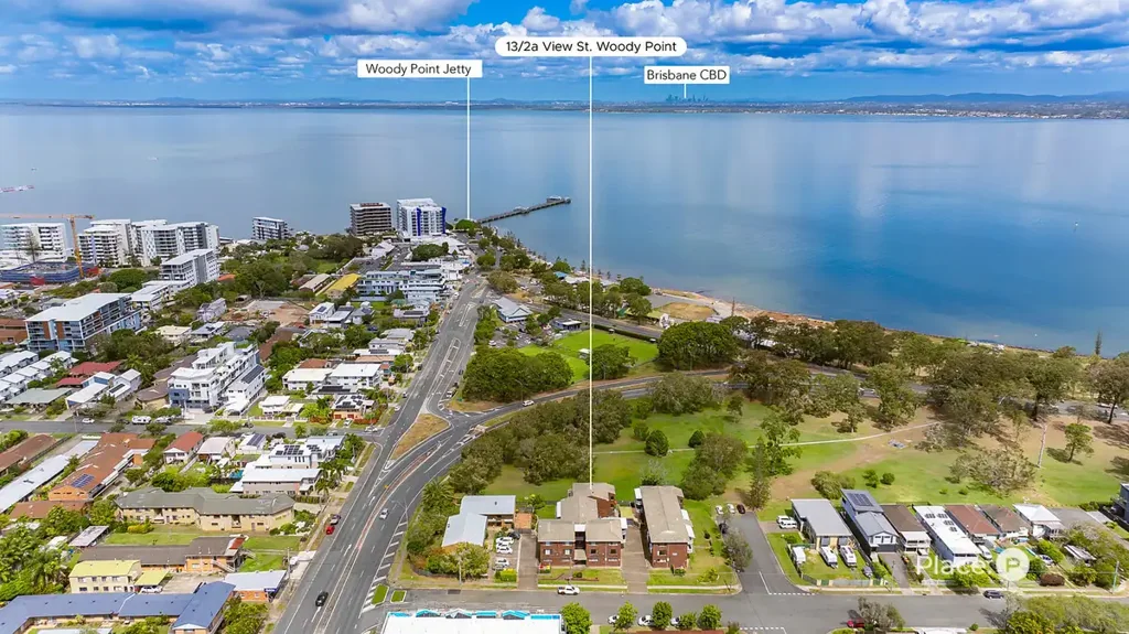 Woody Point 2Kwarto Top Floor Retreat with Water Glimpses – 13/2A View Street, Woody Point