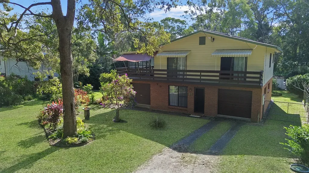 Macleay Island 1બેડરૂમ First Time Offered – Space, Gardens & Plenty of Potential