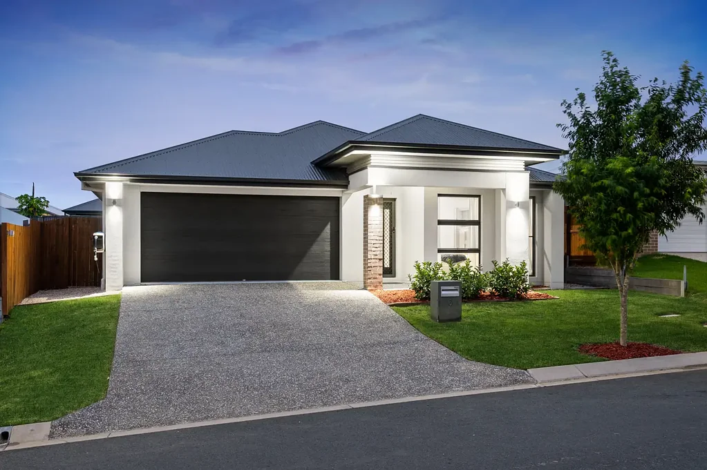 6 Scheyville Crescent, South Ripley, QLD 4306