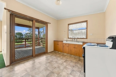 厨房 - 5 Jane Street, Venus Bay, VIC 3956