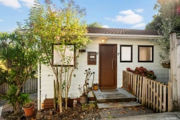 2/66 Glamorgan Drive, Torbay