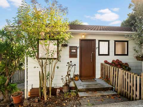 Torbay 2房  Attention investors renovators & first home buyers