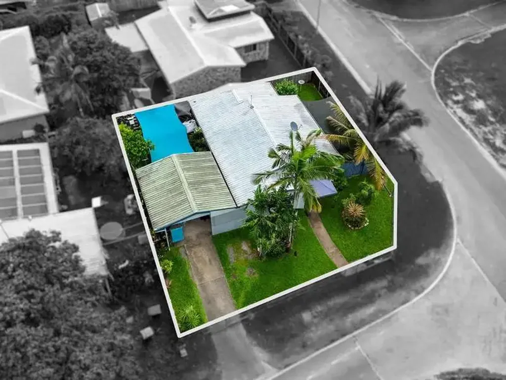 7 Shang Street, Mooroobool, QLD 4870