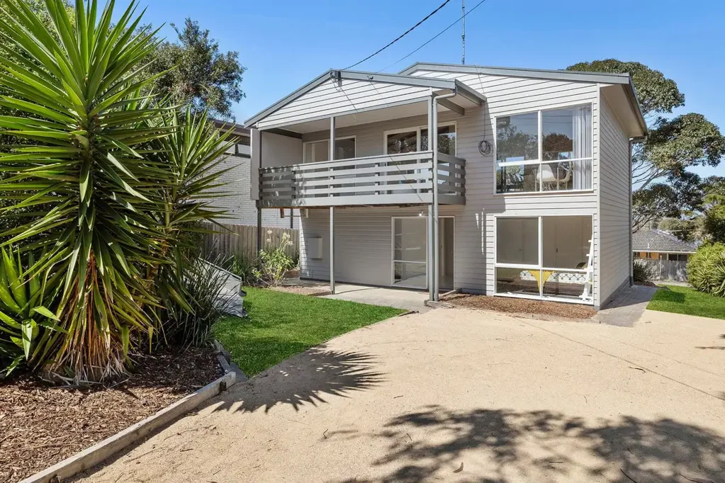 A JAN JUC CLASSIC WITH AN OCEAN VIEW!!