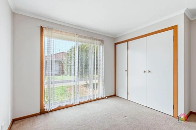 Unit 4 / 139 Tarneit Rd, Werribee, VIC 3030, 2房, 1浴, House
