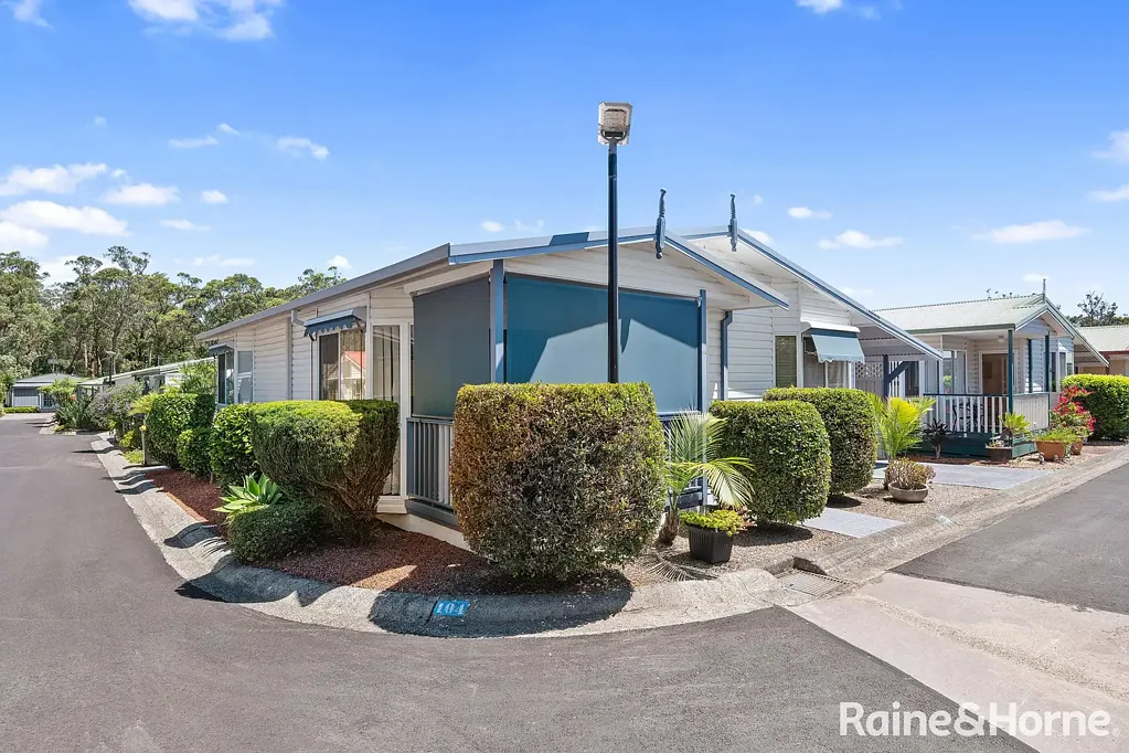 Anna Bay 2房  Your Dream Over 50's Lifestyle Awaits at "Seawinds" Village!