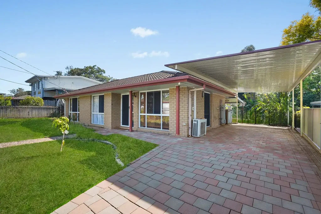 Loganlea 3कमरा Spacious 750sqm Home with Huge Shed & Exceptional Outdoor Living
