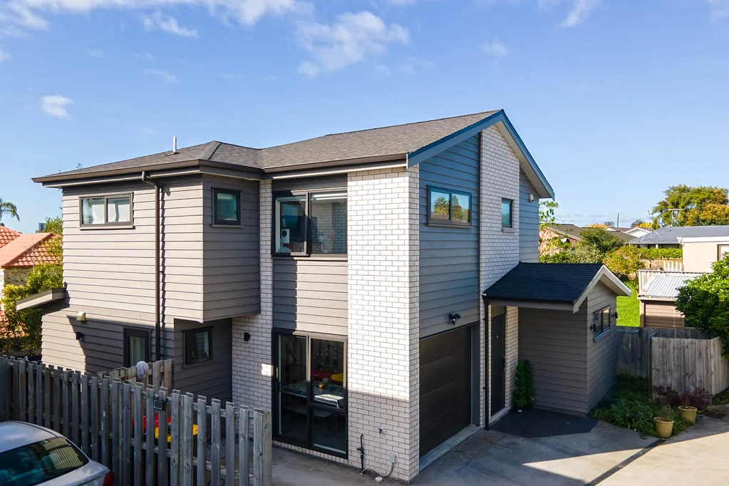 New Lynn 4房  Freehold & Freestanding!