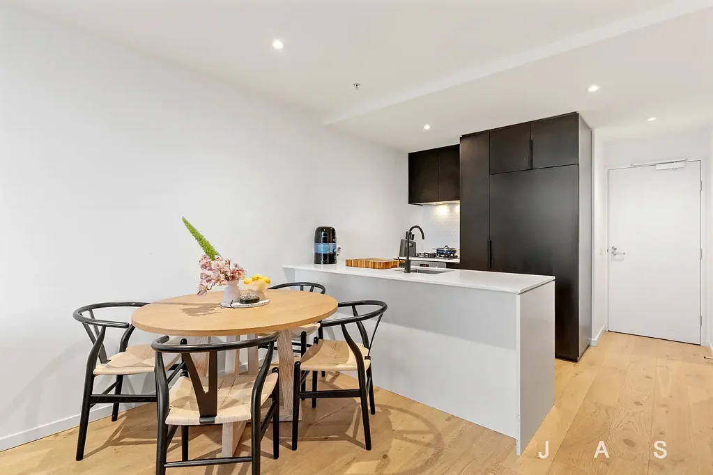 2302/8 Hallenstein Street, Footscray, VIC 3011