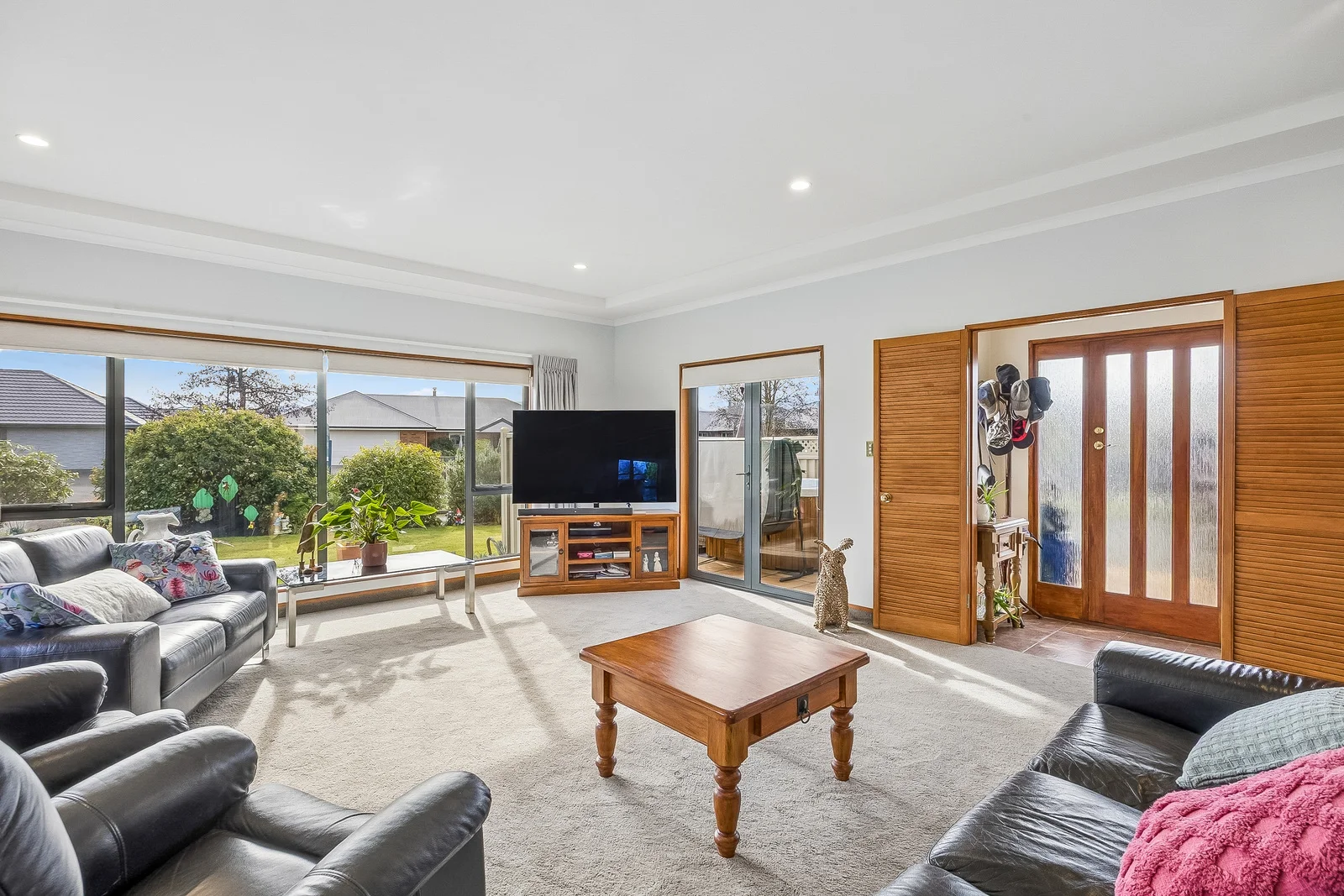 Mosgiel 3कमरा Stylish & Comfortable - Popular Silverton Estate