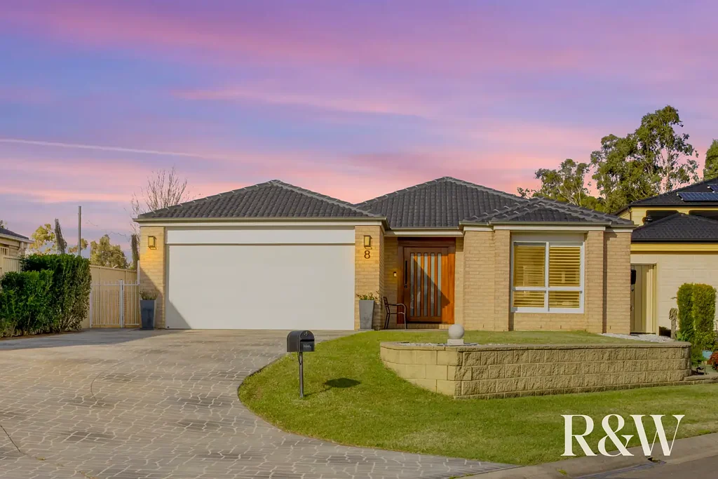 8 TERANGLE CLOSE, Prestons, NSW 2170