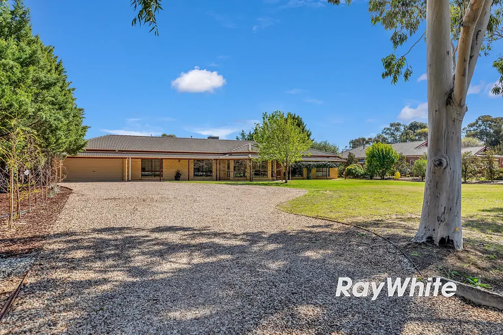 Echuca 4ห้องนอน 7 Schoeffel Drive - Expansive Family Living in Chelsworth Estate