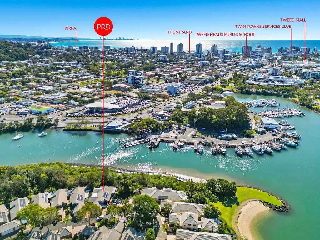 Tweed Heads 3 Bedroom Elegant Three-bedroom Residence in The Anchorage Islands