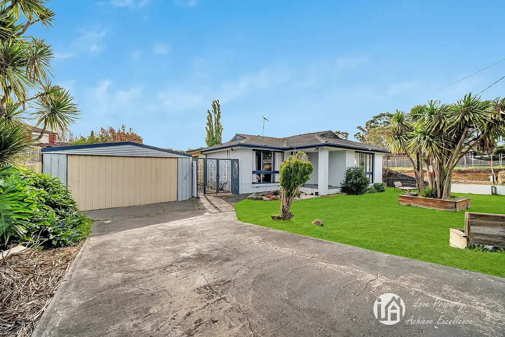 Rowville 4房 姻亲房和分割潜力 (STCA)!!! GRANNY FLAT & SUBDIVISION POTENTIAL (STCA)!!!