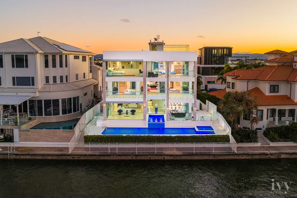54 Knightsbridge Parade East, Paradise Point, QLD 4216