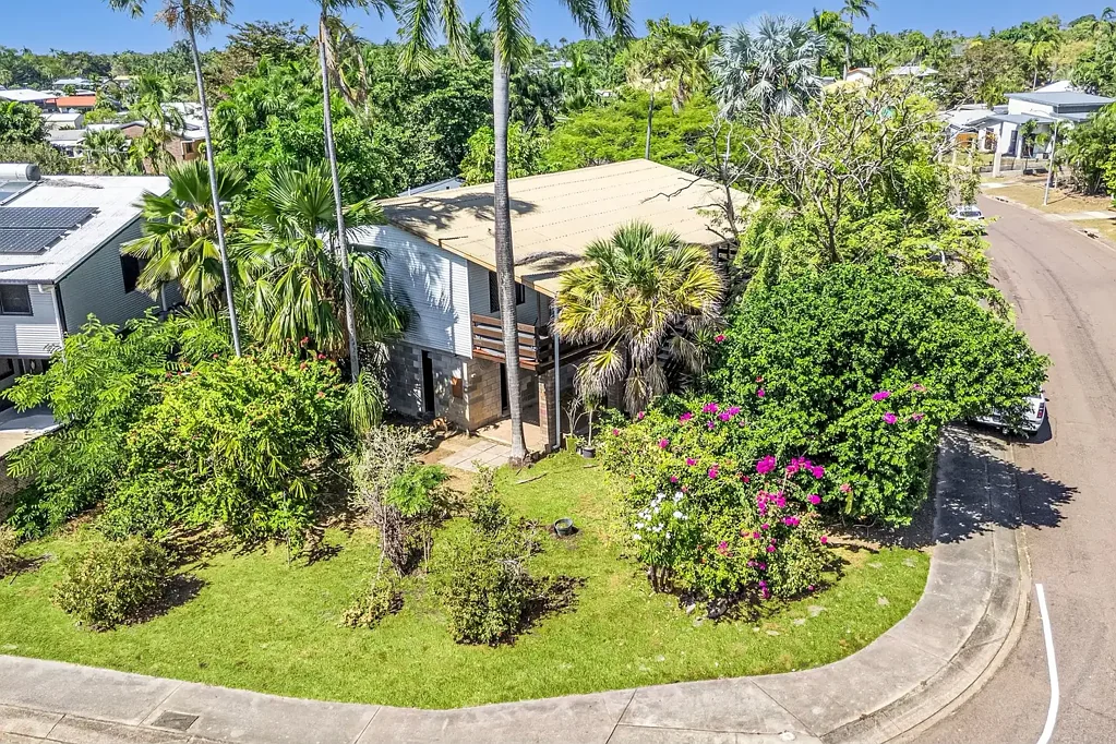 Leanyer 3Moenga Elevated Home on Spacious 966sqm Corner Block in Prime Leanyer Location