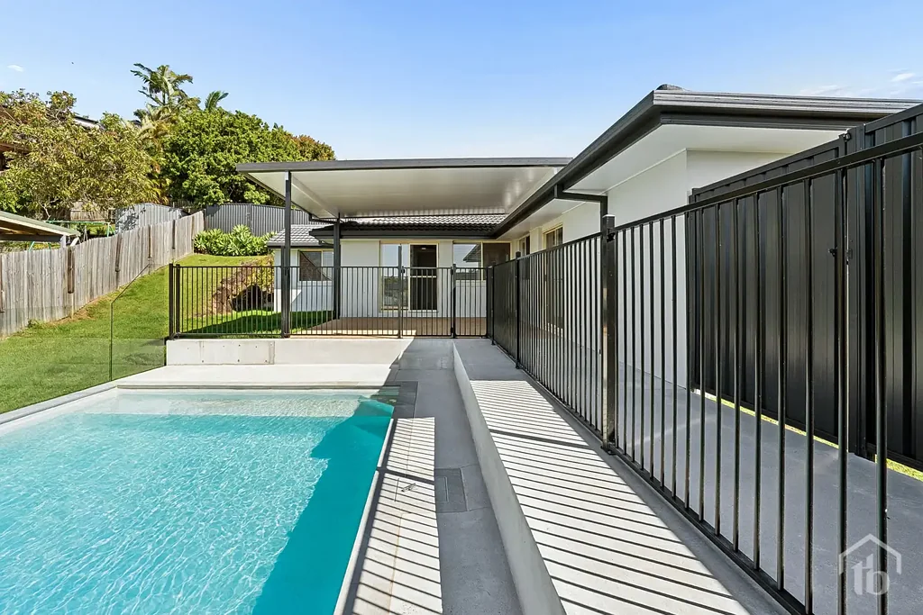 Banora Point 3Zimmer Elevated Family Living with Pool & Northern Views