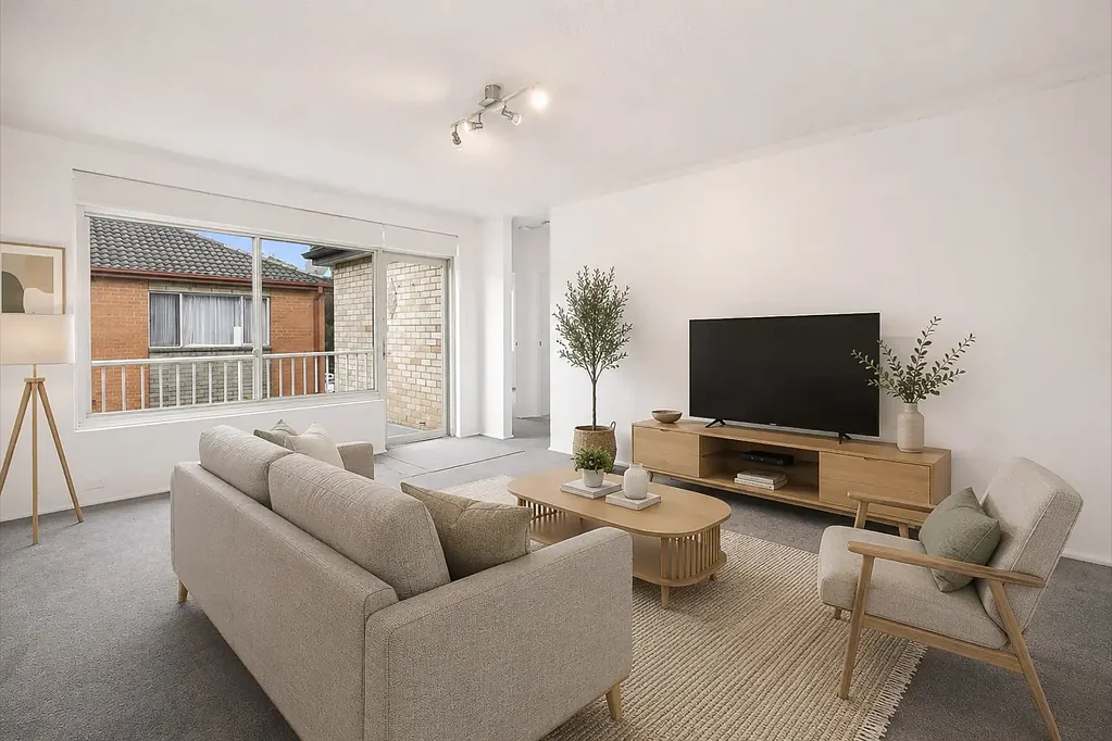 Renovated Tw0 Bedroom Apartment In Prime Location