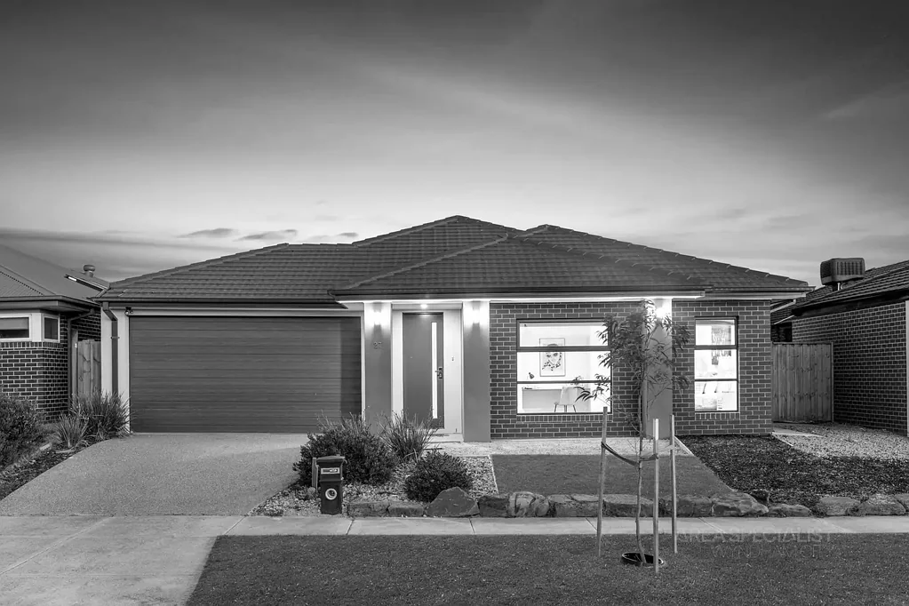 27 Buttermint Crescent, Manor Lakes, VIC 3024