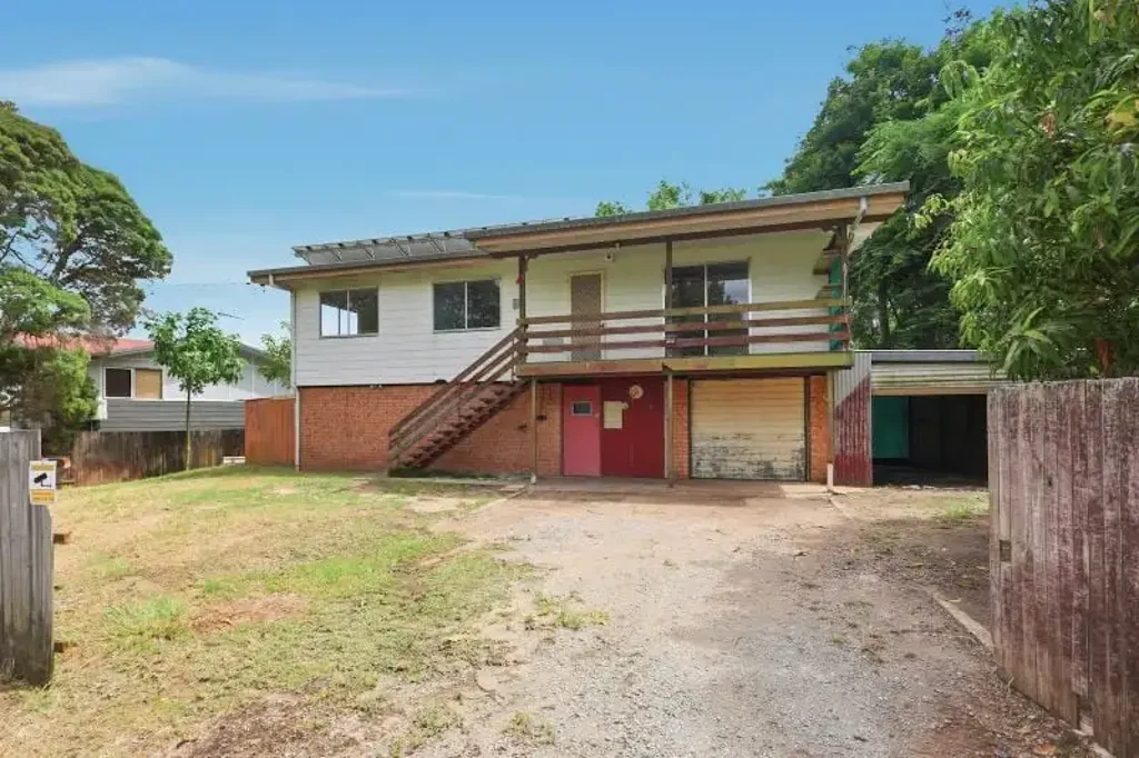 Morayfield 3房 宽敞744m²地块 中心位置便利 交通四通八达 步行至学校商场 Prime Morayfield Location – Renovate, Reimagine or Rebuild