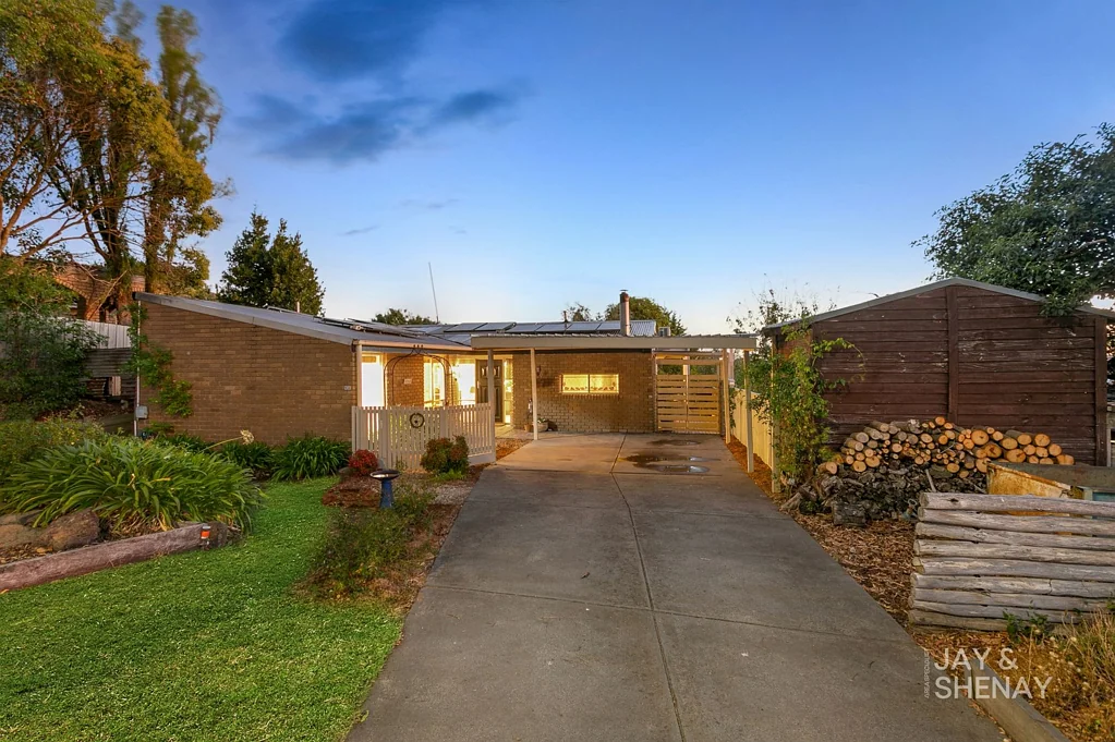 52 Heatherton Road, Endeavour Hills, VIC 3802