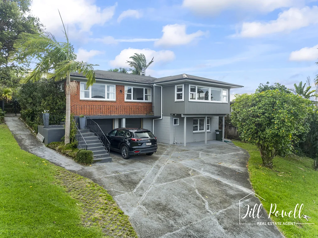 Maungaturoto 5房  Space, Comfort & Location - The Ultimate Family Home Awaits!