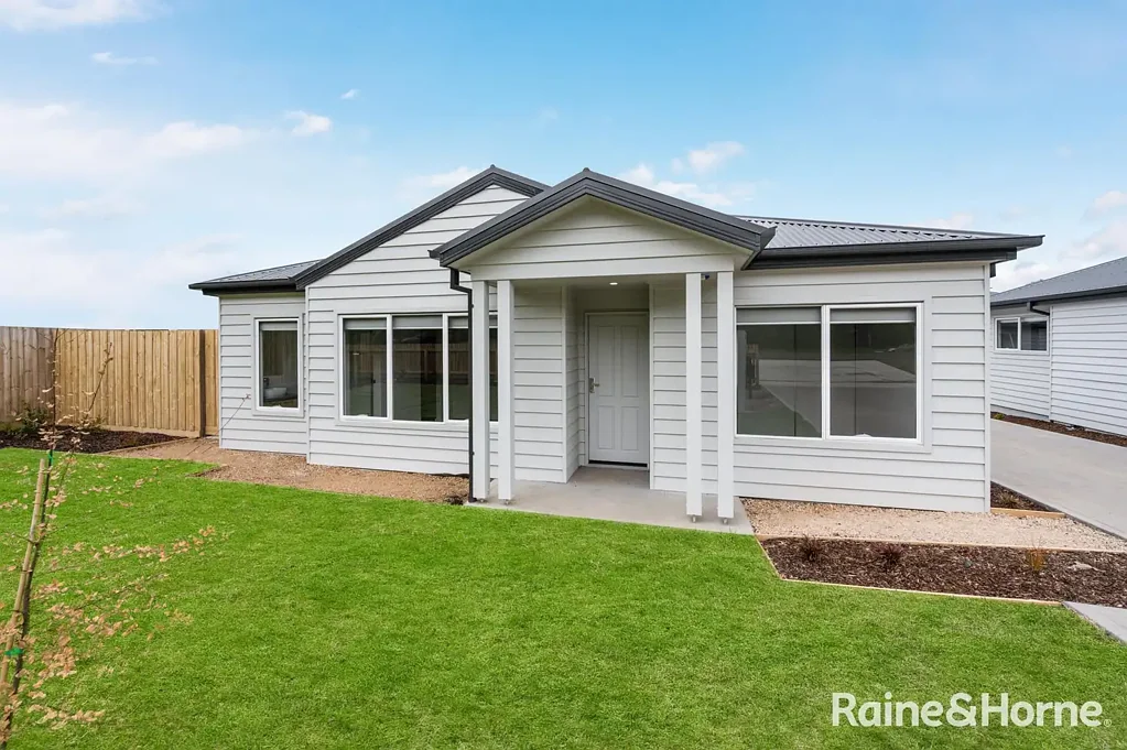 Riddells Creek 3Kwarto Brand New Modern Simplicity, Township Convenience