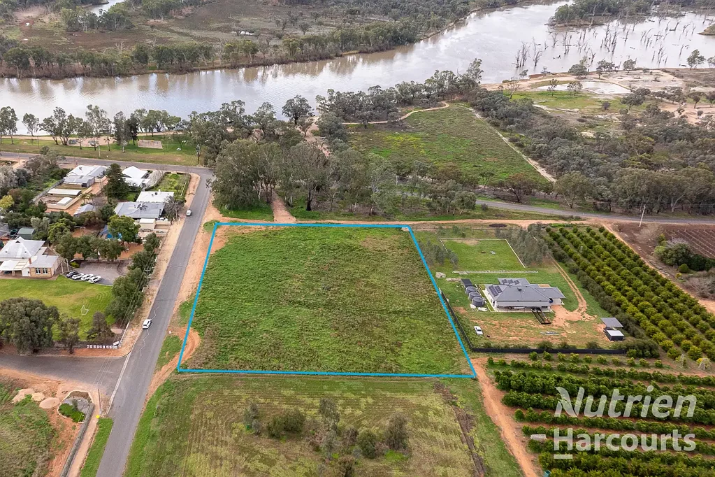 Kingston On Murray  Land, Lifestyle, Location