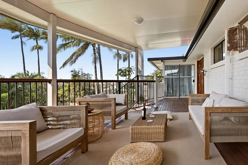 Kippa-Ring 4침실 Coastal Retreat with Lush Oasis